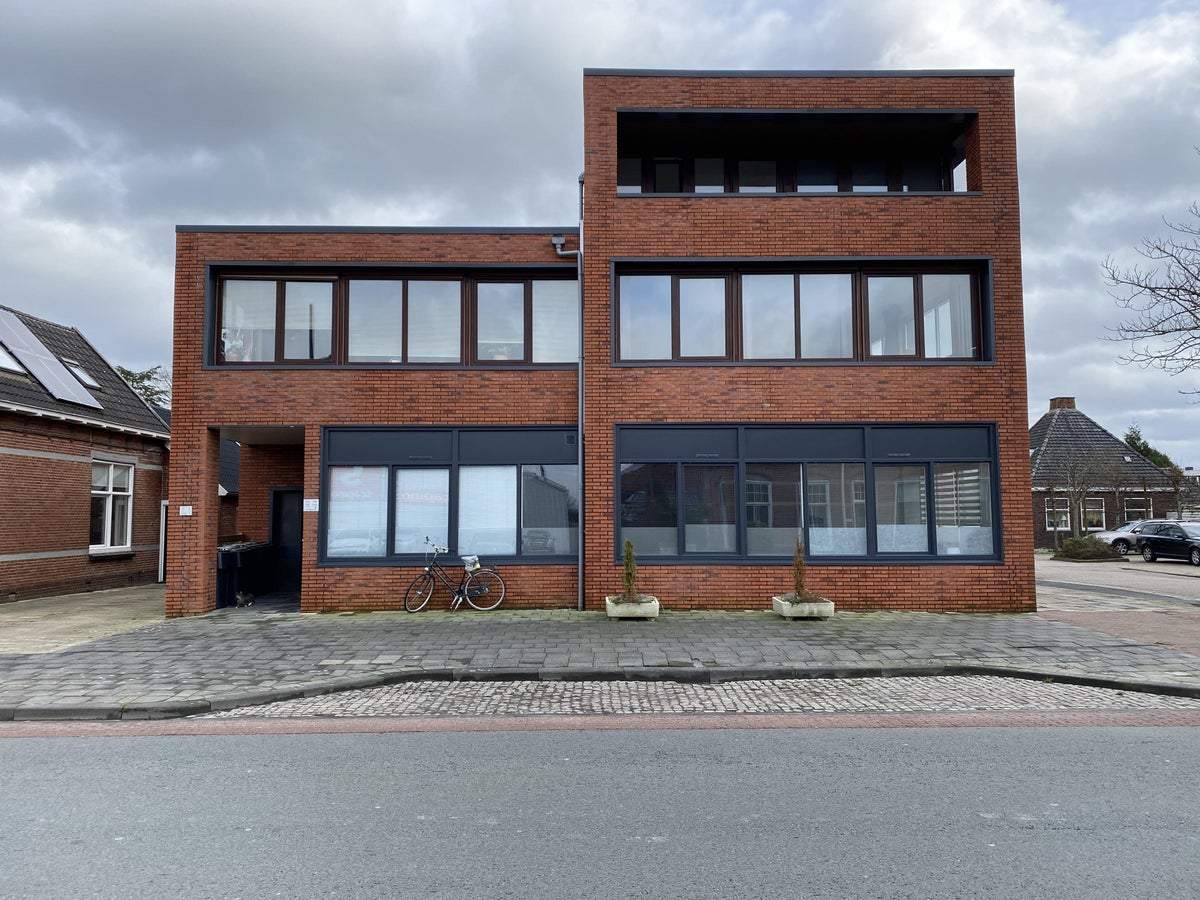 Image 1 of 18