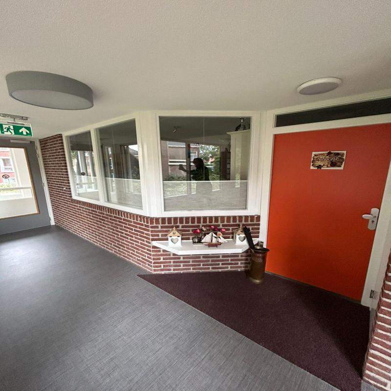 Image 4 of 5