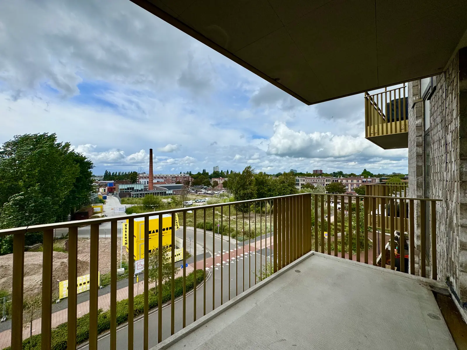 Image 10 of 31