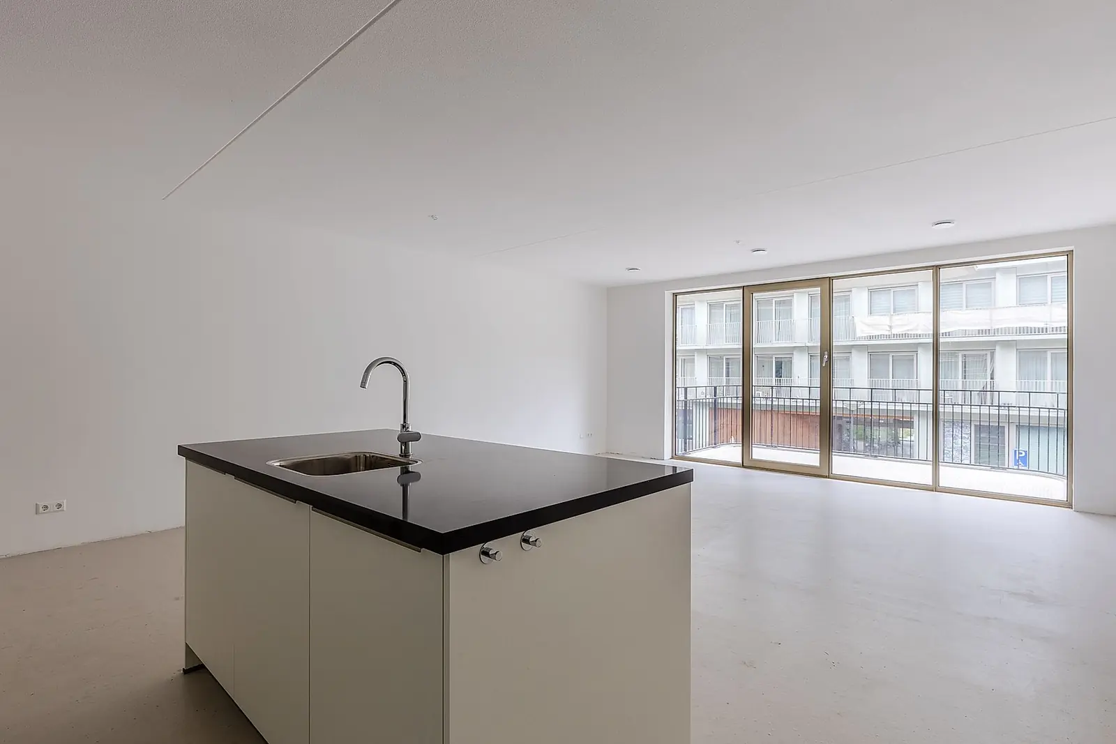 Appartement de deux chambres à Spadinalaan, Amsterdam - À louer