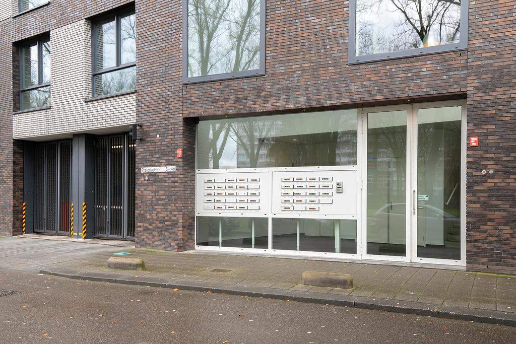 Afbeelding 2 van 19