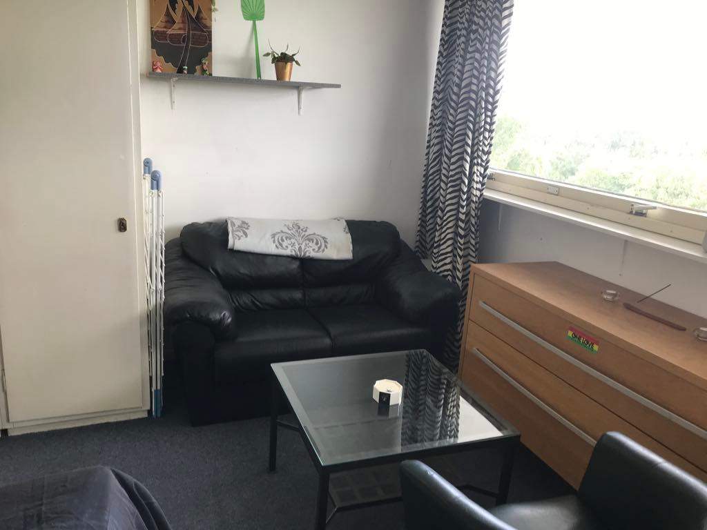 Image 2 of 10