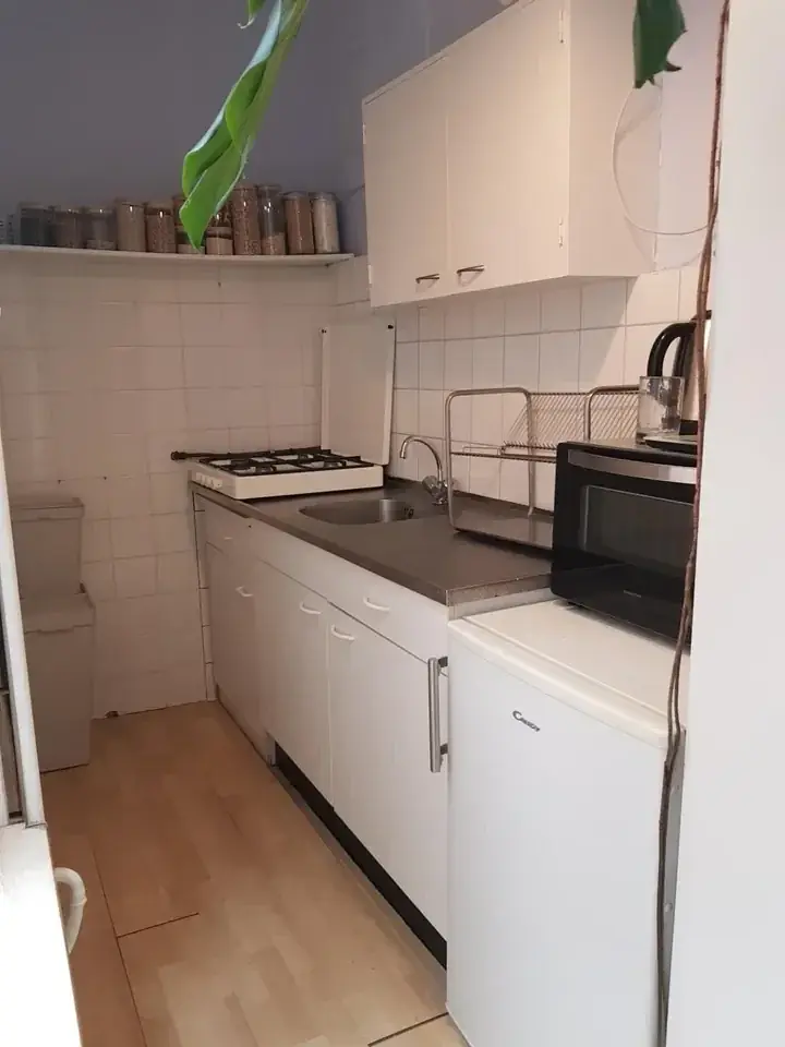 Image 4 of 10