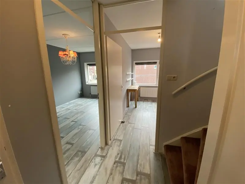 Image 19 of 28