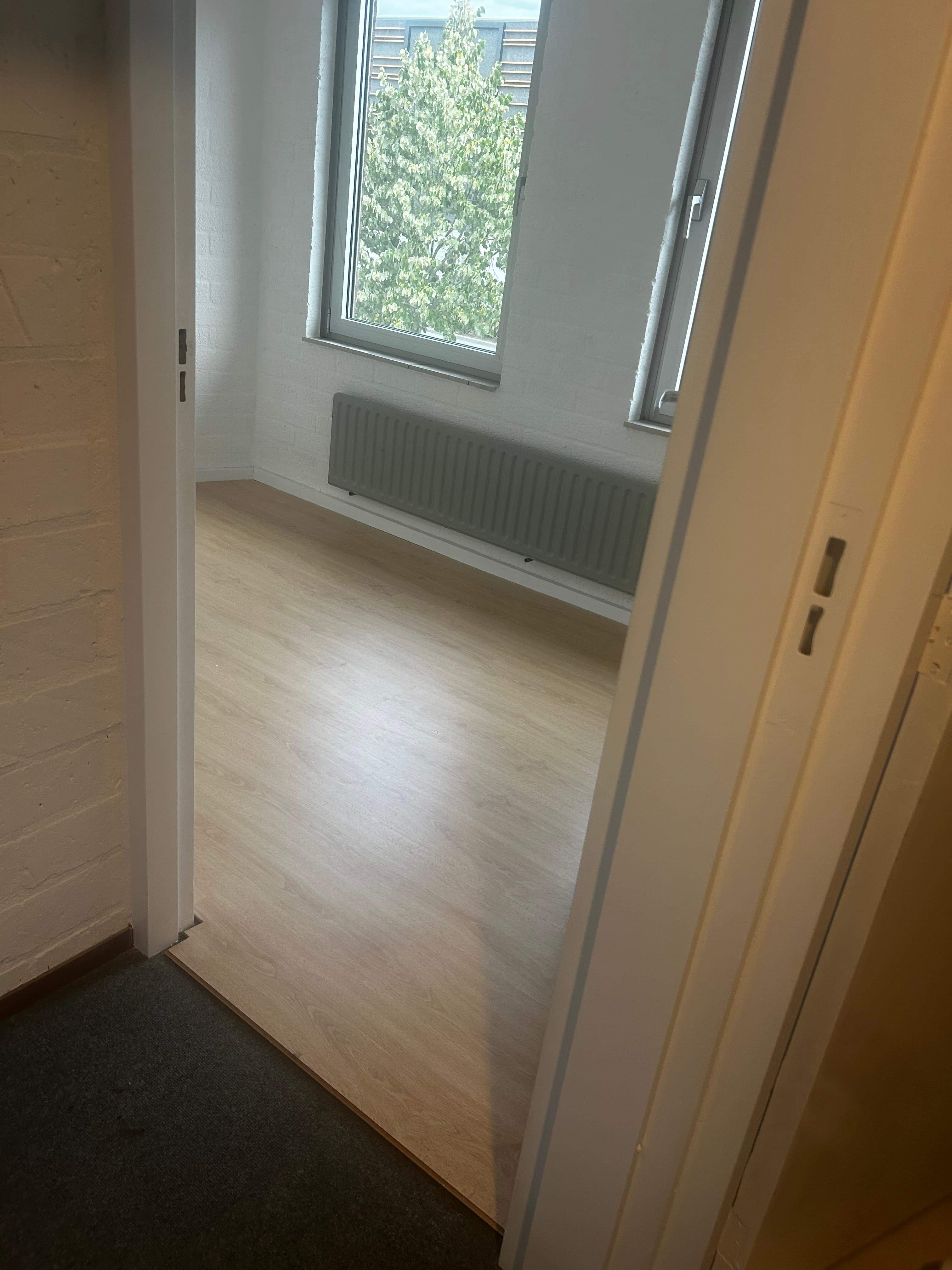 Image 10 of 10