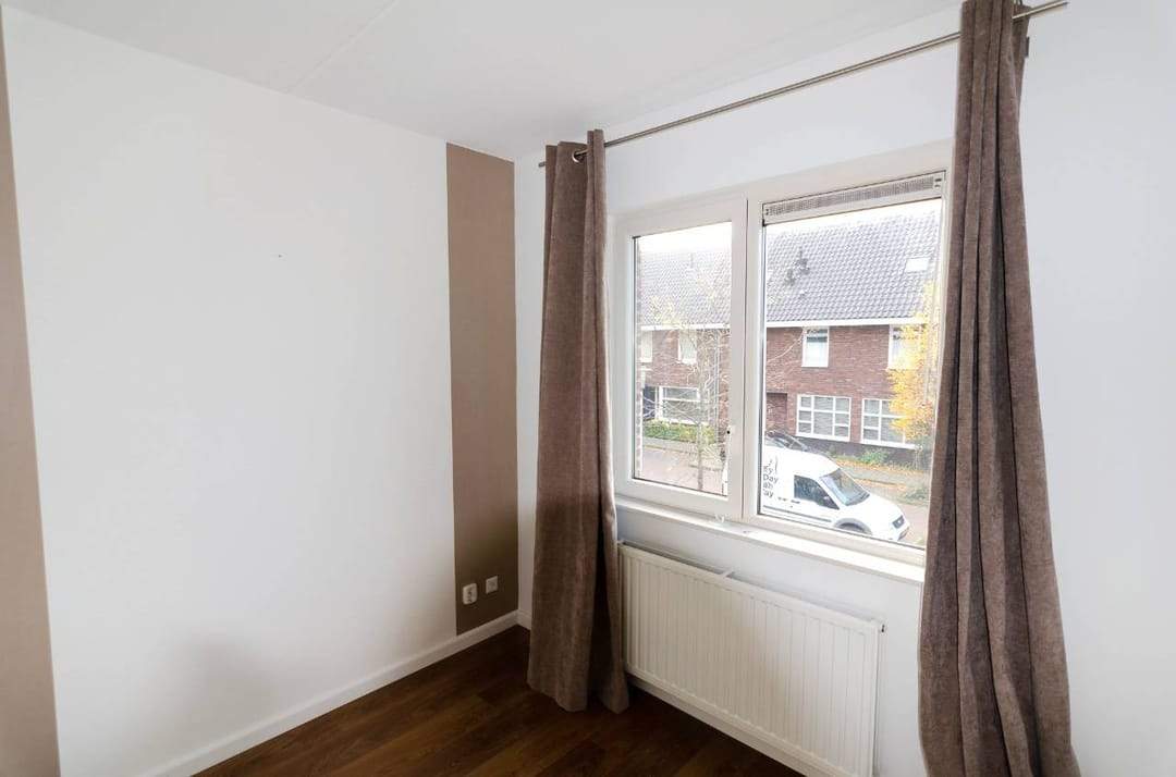 Image 11 of 21