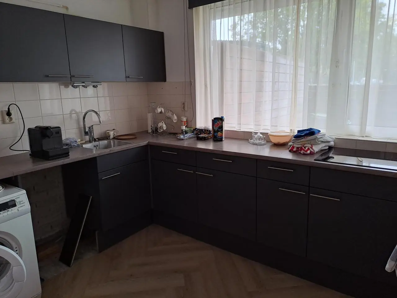 Image 4 of 9