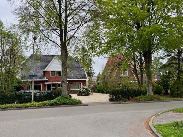 Bild 1 von 12