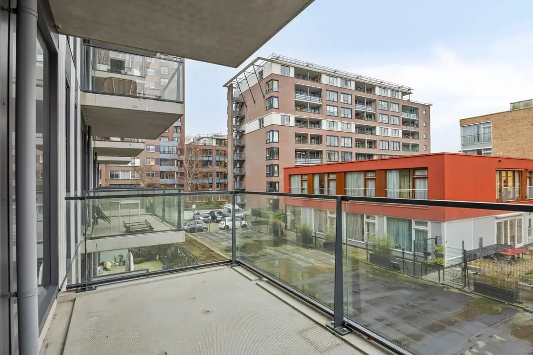 Image 11 of 25