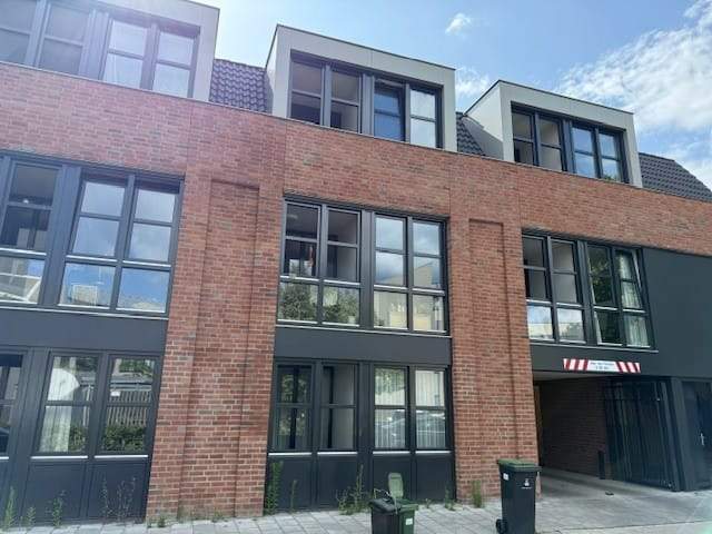 Image 1 of 10