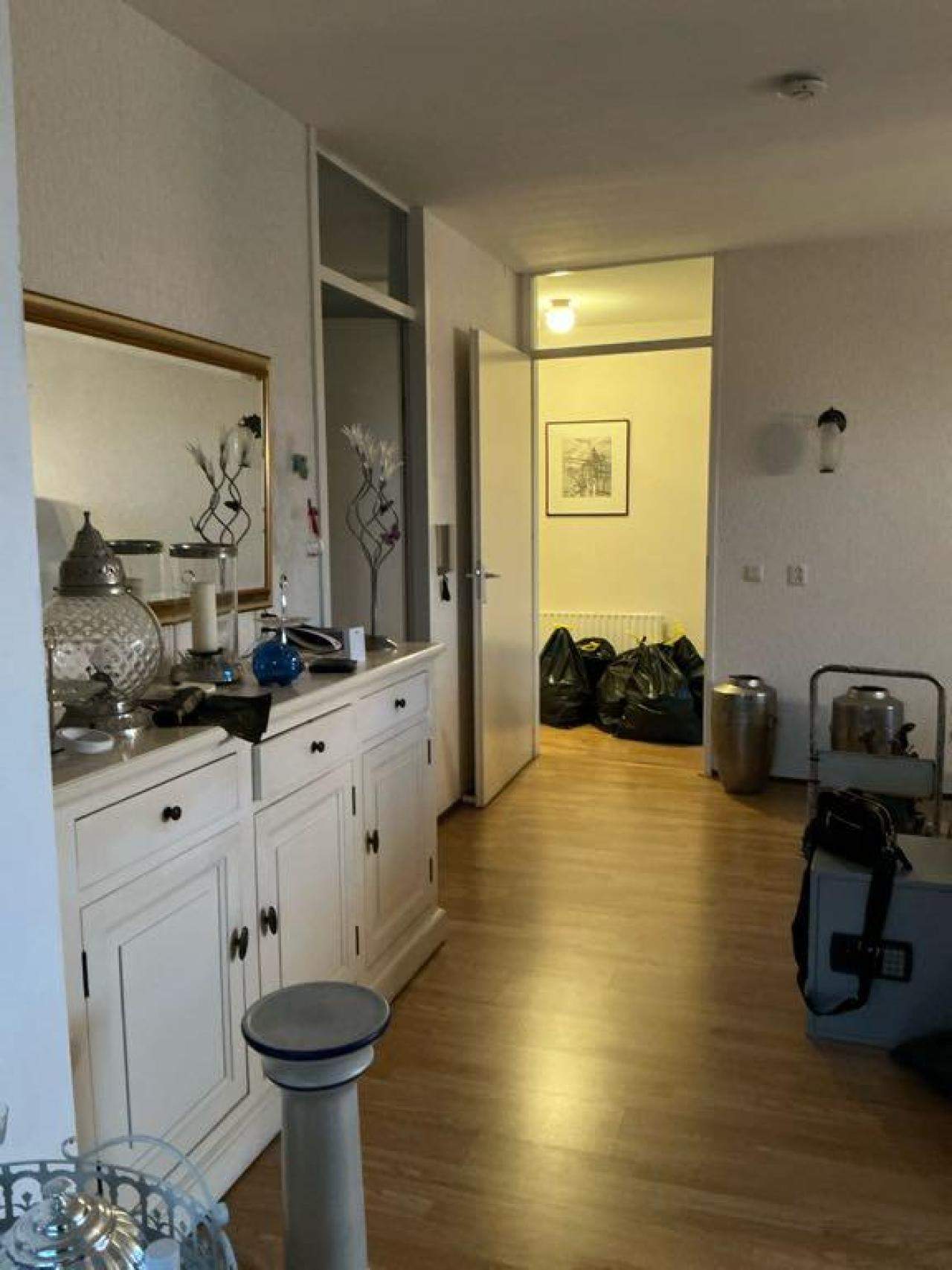 Image 6 of 9