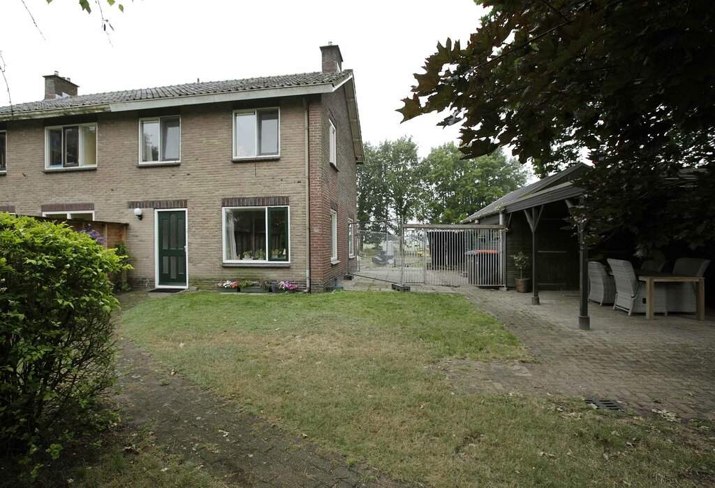 Bild 2 von 12