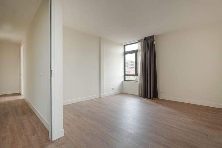 Bild 1 von 24