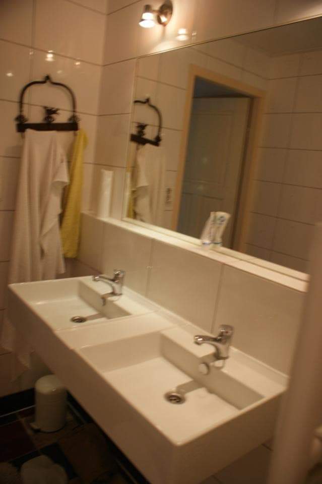Image 5 of 9