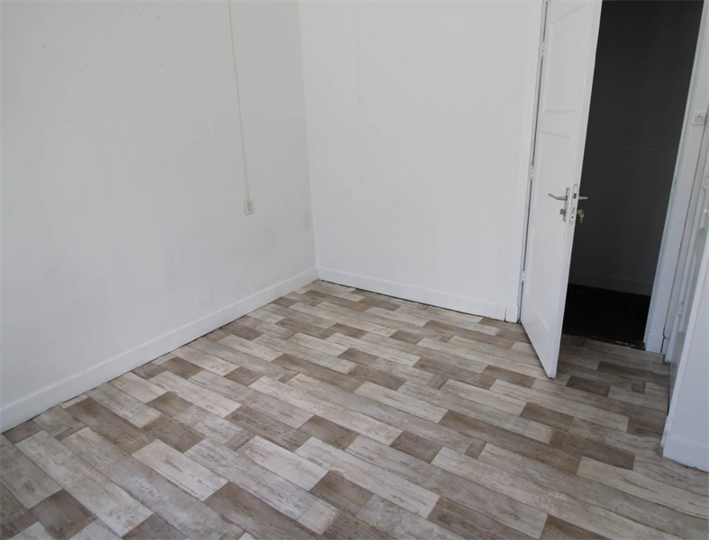 Image 3 of 8
