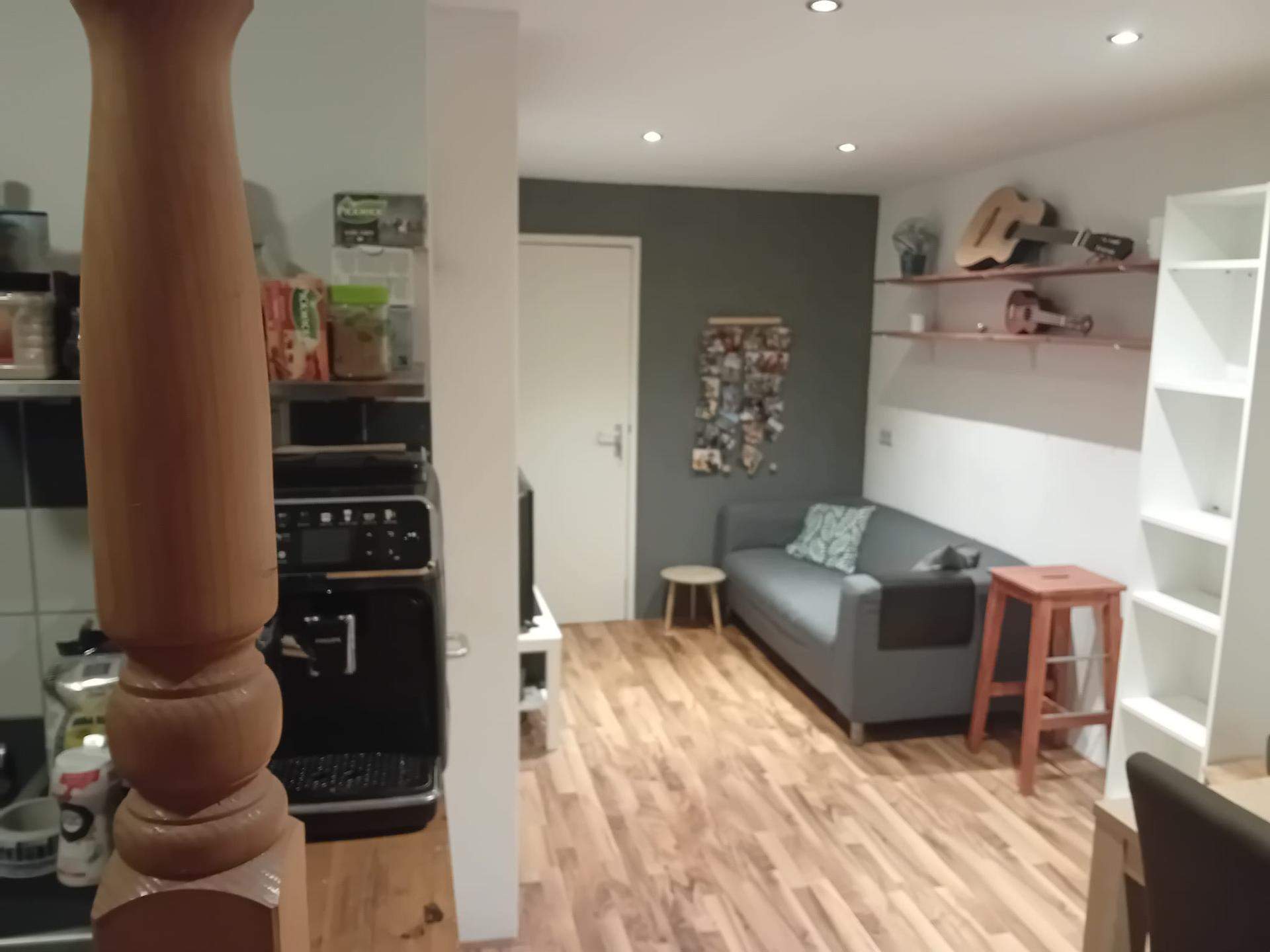 Image 3 of 10