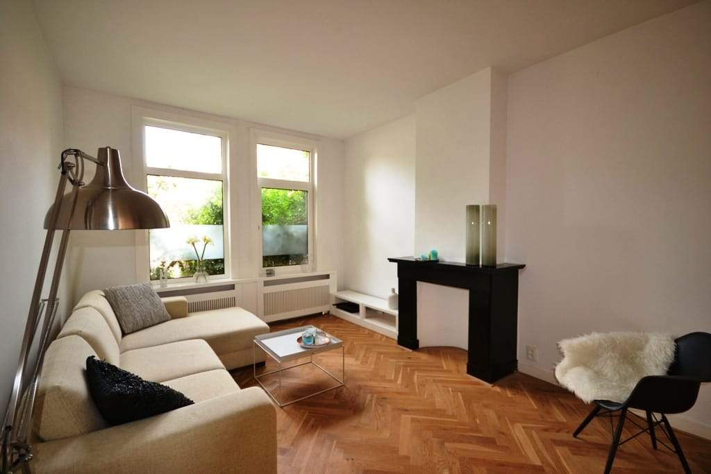 Bild 1 von 12