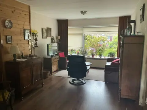 Casa de esquina Preistingestraat 12, Steenwijk - En alquiler