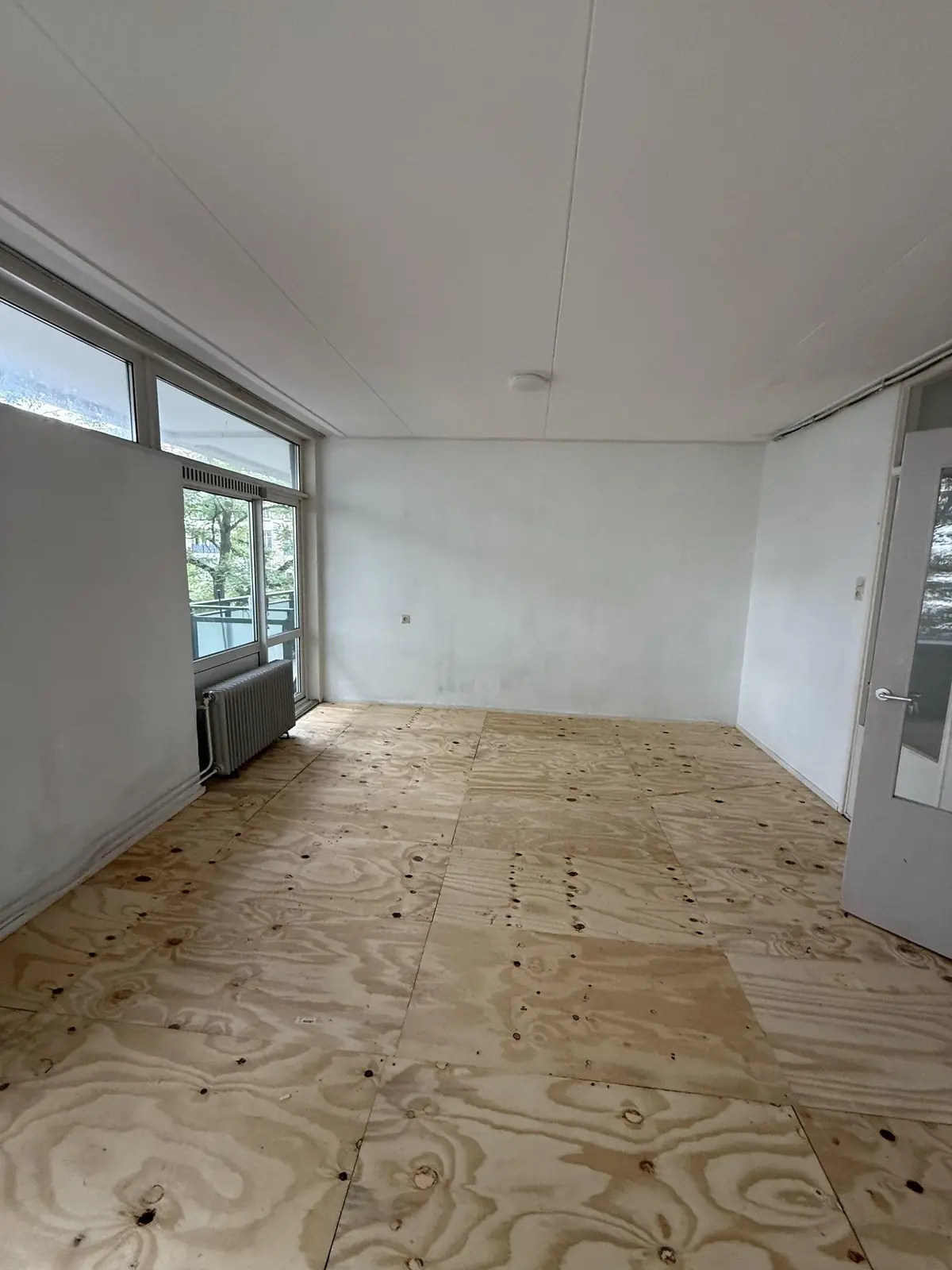 Image 4 of 4