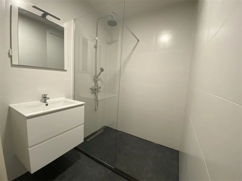 Image 15 of 21