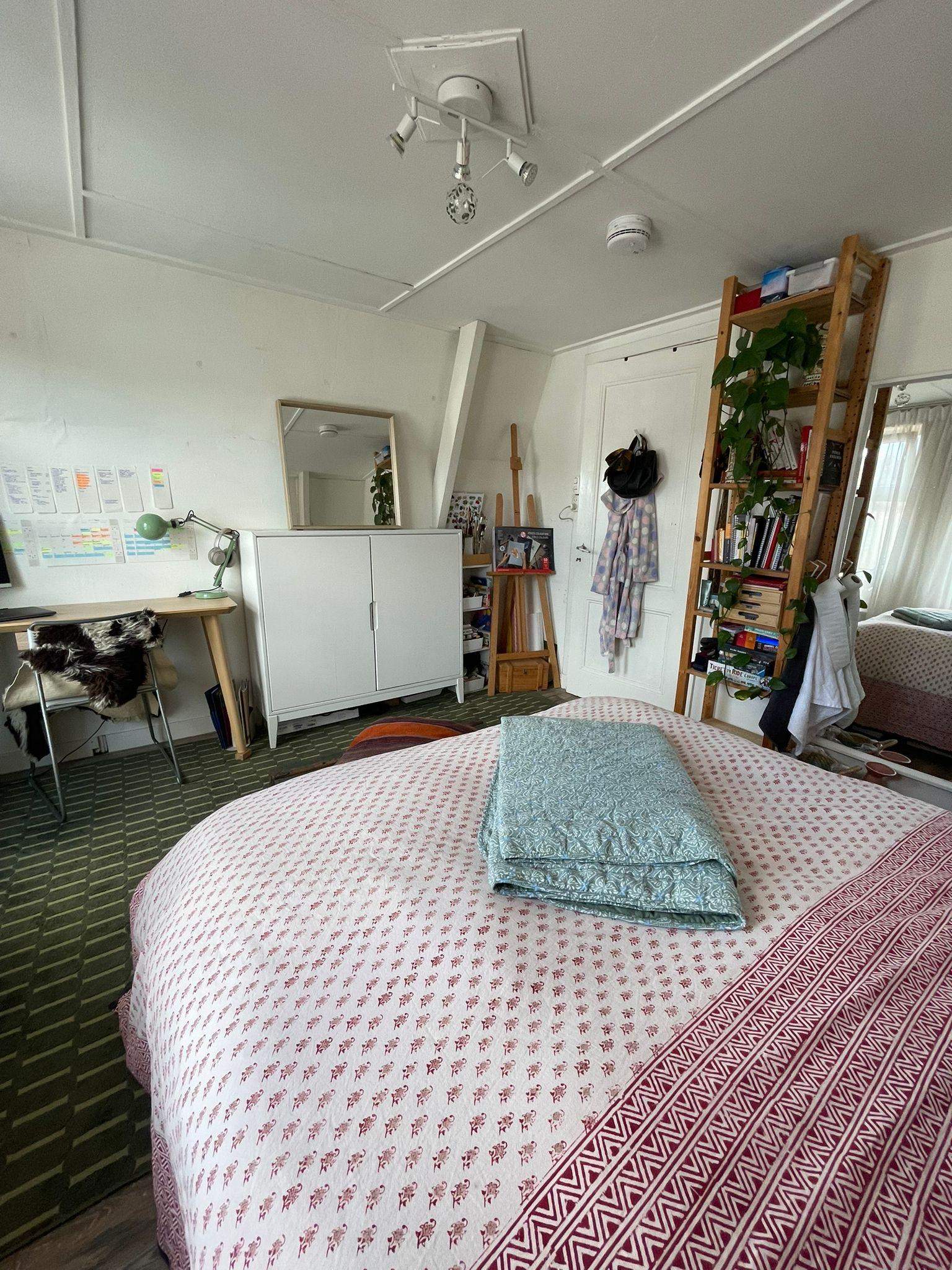 Image 3 of 6