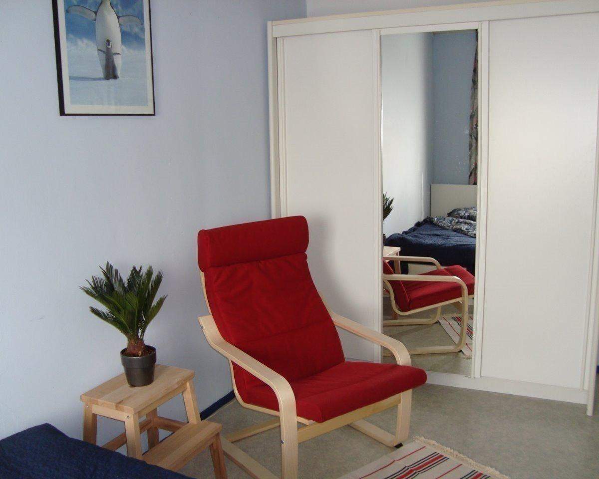 Image 2 of 4