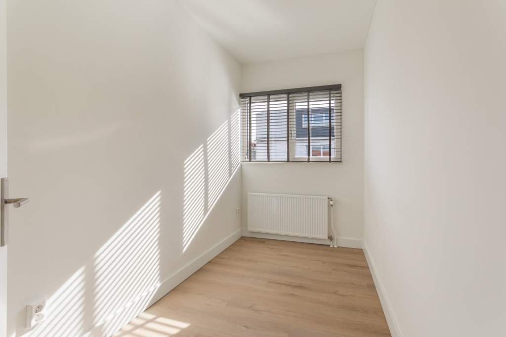 Image 11 of 17