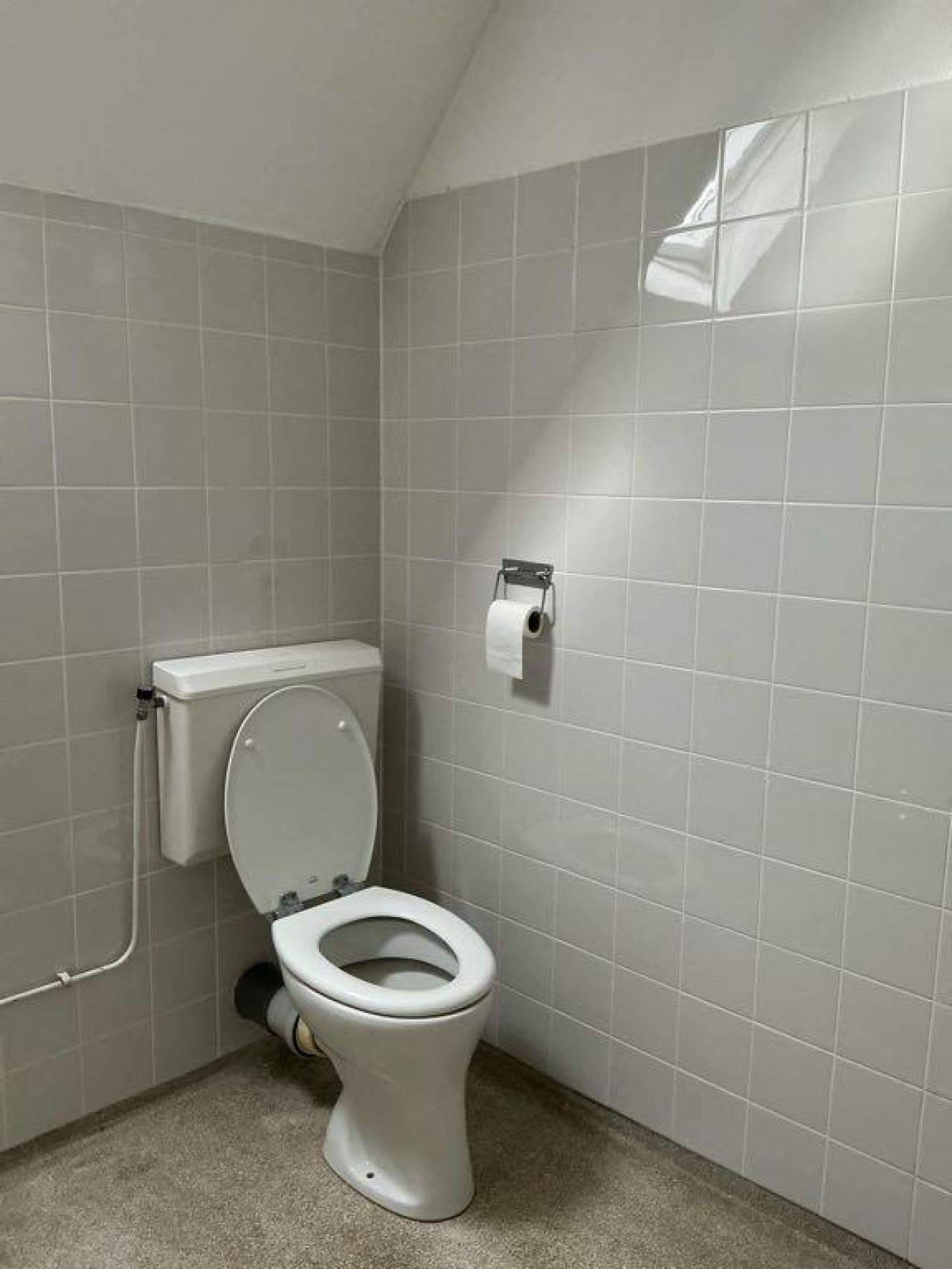 Image 6 of 9