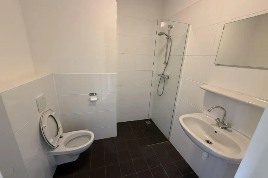 Image 15 of 20