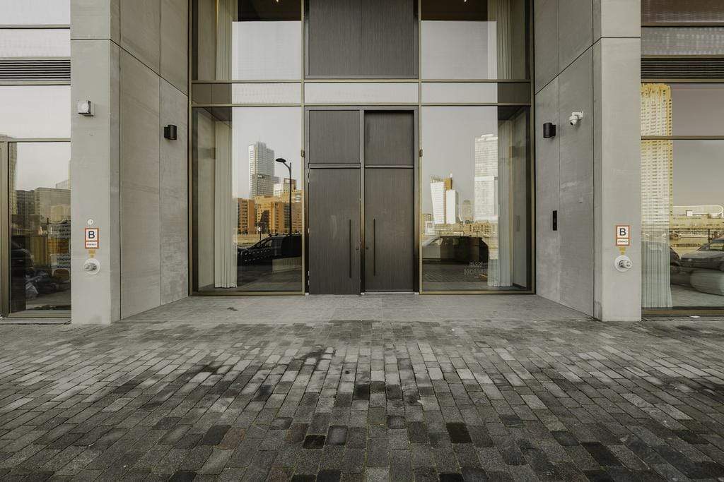 Image 6 of 31