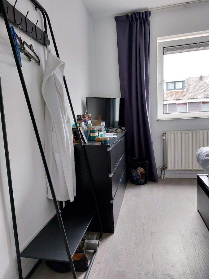 Afbeelding 2 van 2