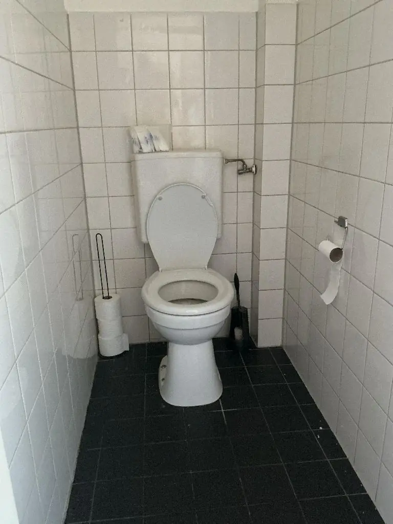 Image 4 of 6