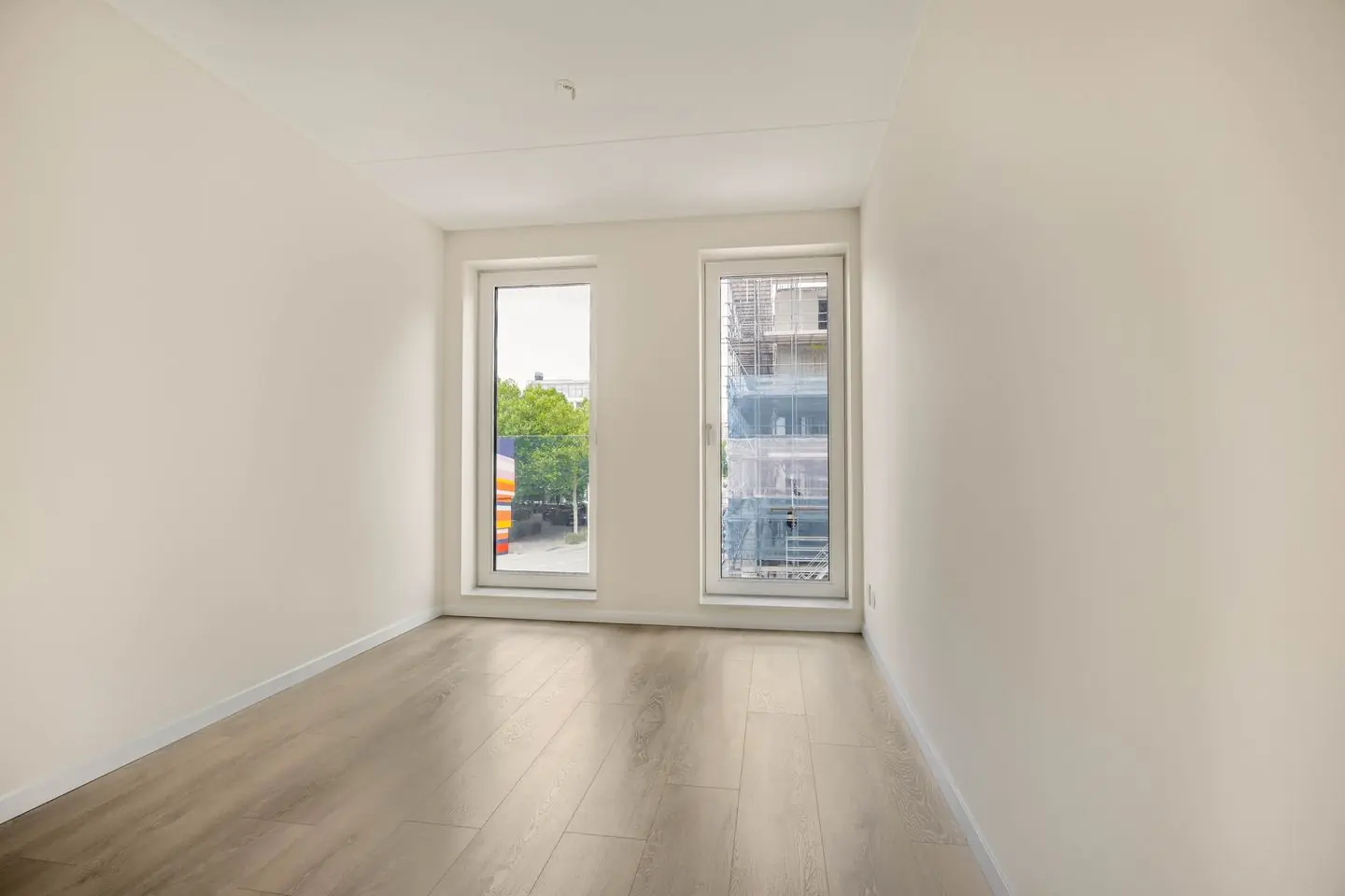 Image 10 of 21