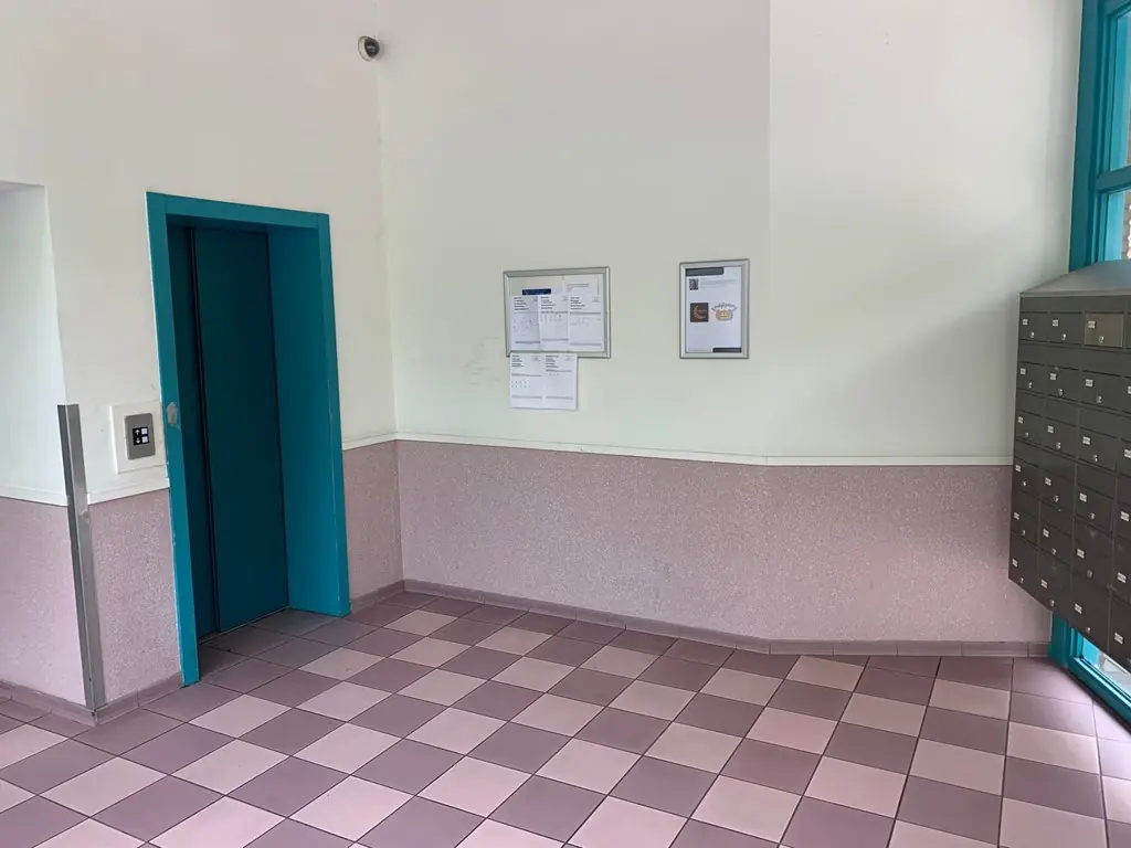 Image 3 of 25