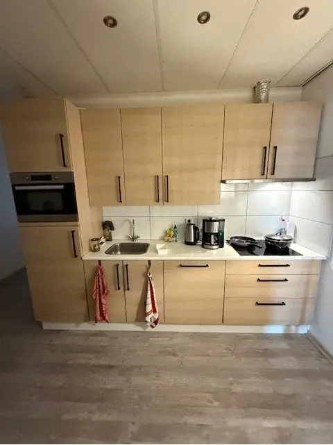 Image 4 of 6