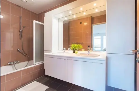 Gemeubileerd appartement aan de Zeestraat, Den Haag – 2 slaapkamers