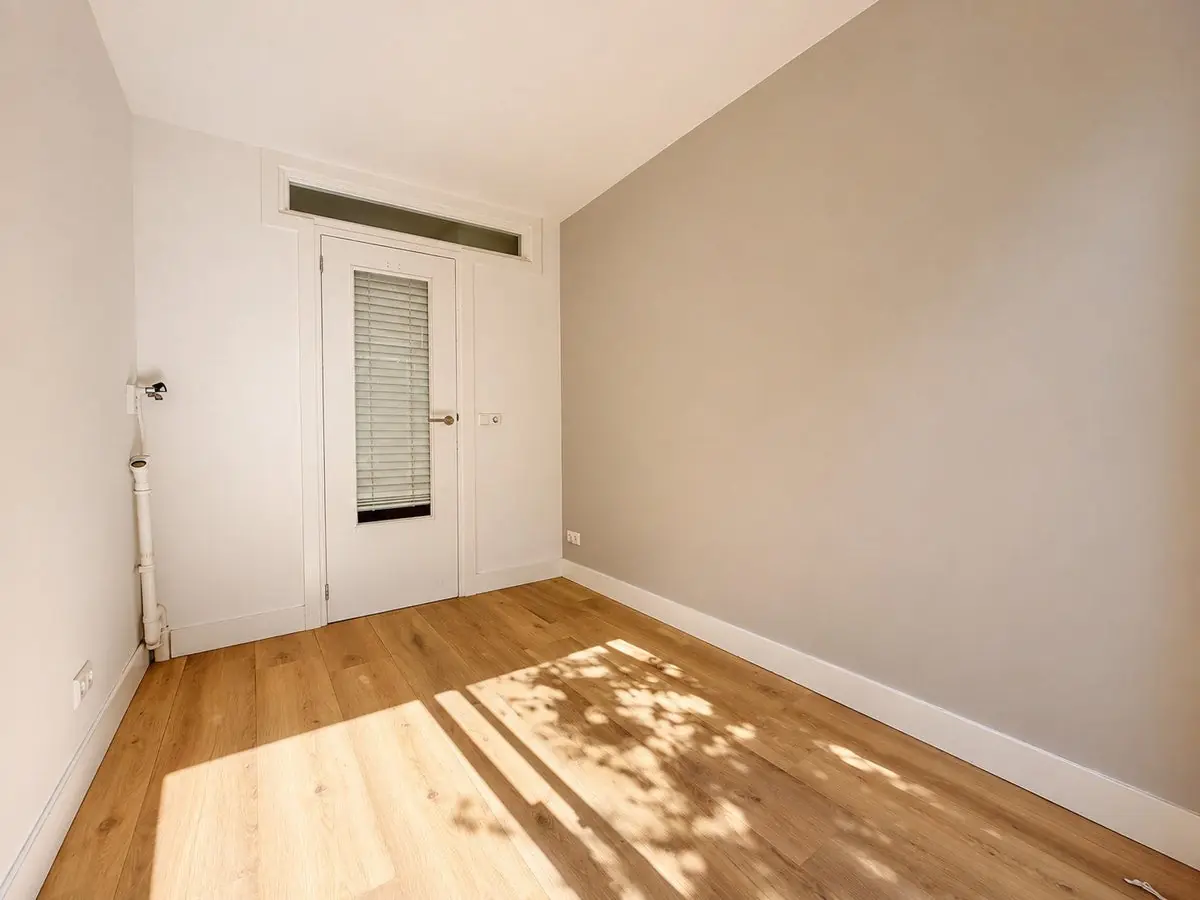 Image 11 of 15