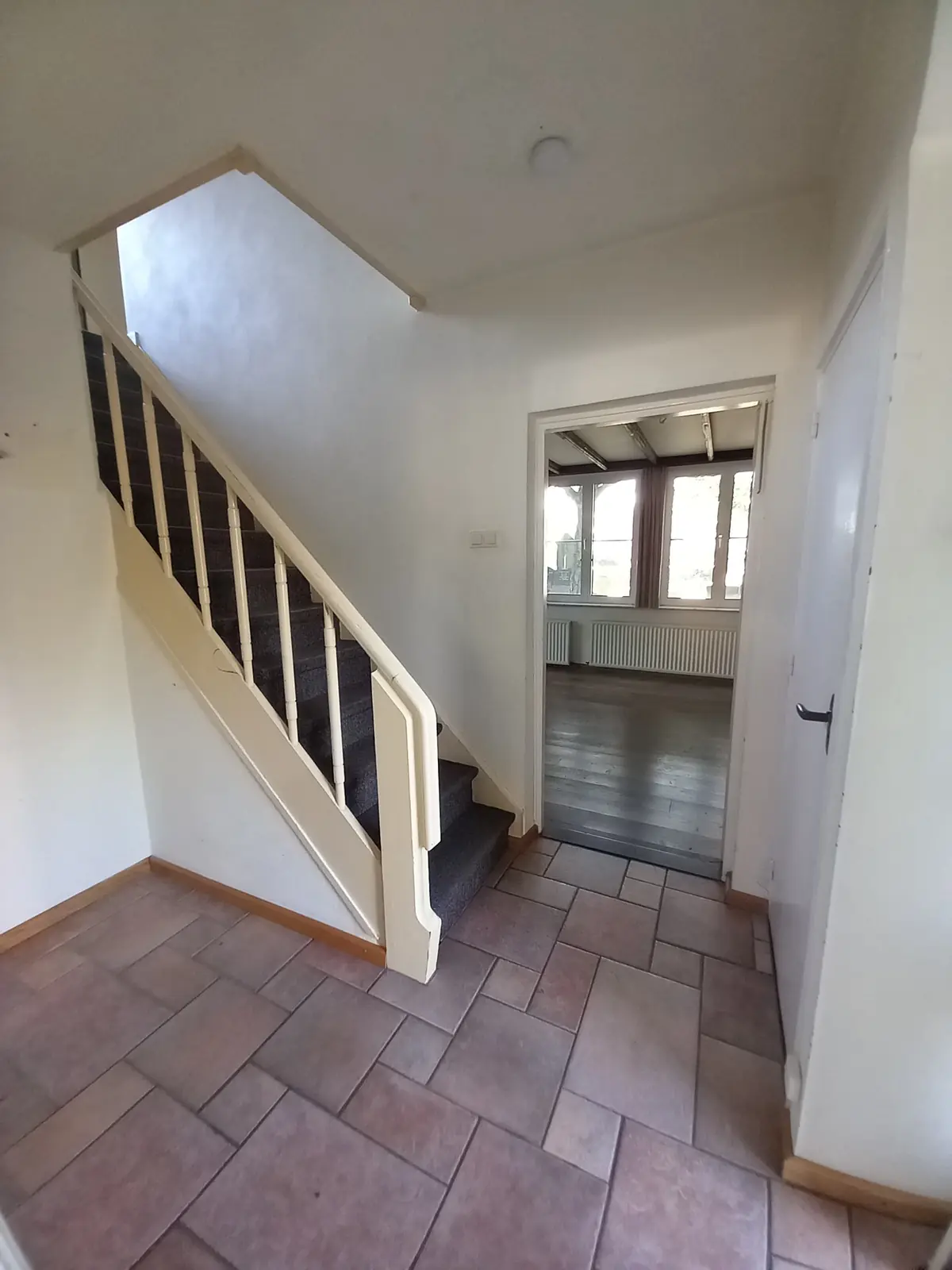 Image 2 of 6