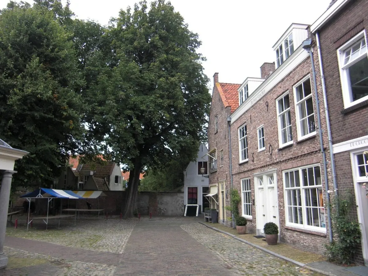 Image 27 of 34