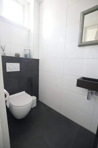 Apartamento superior amueblado en Rijksstraatweg, Haren-Centrum