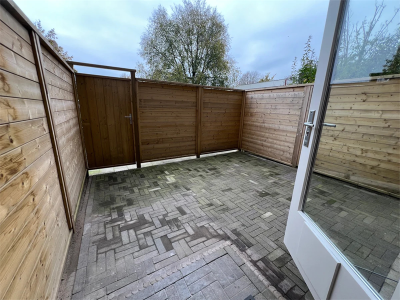Image 4 of 10