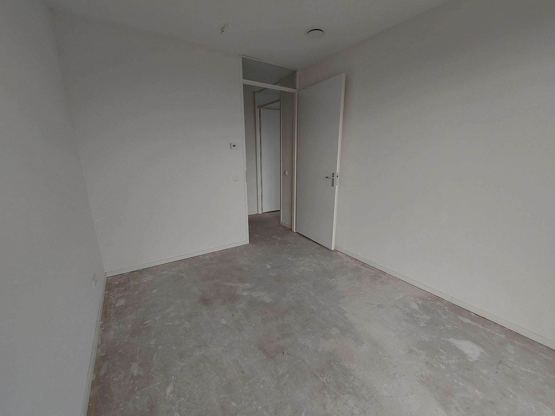 Image 5 of 8
