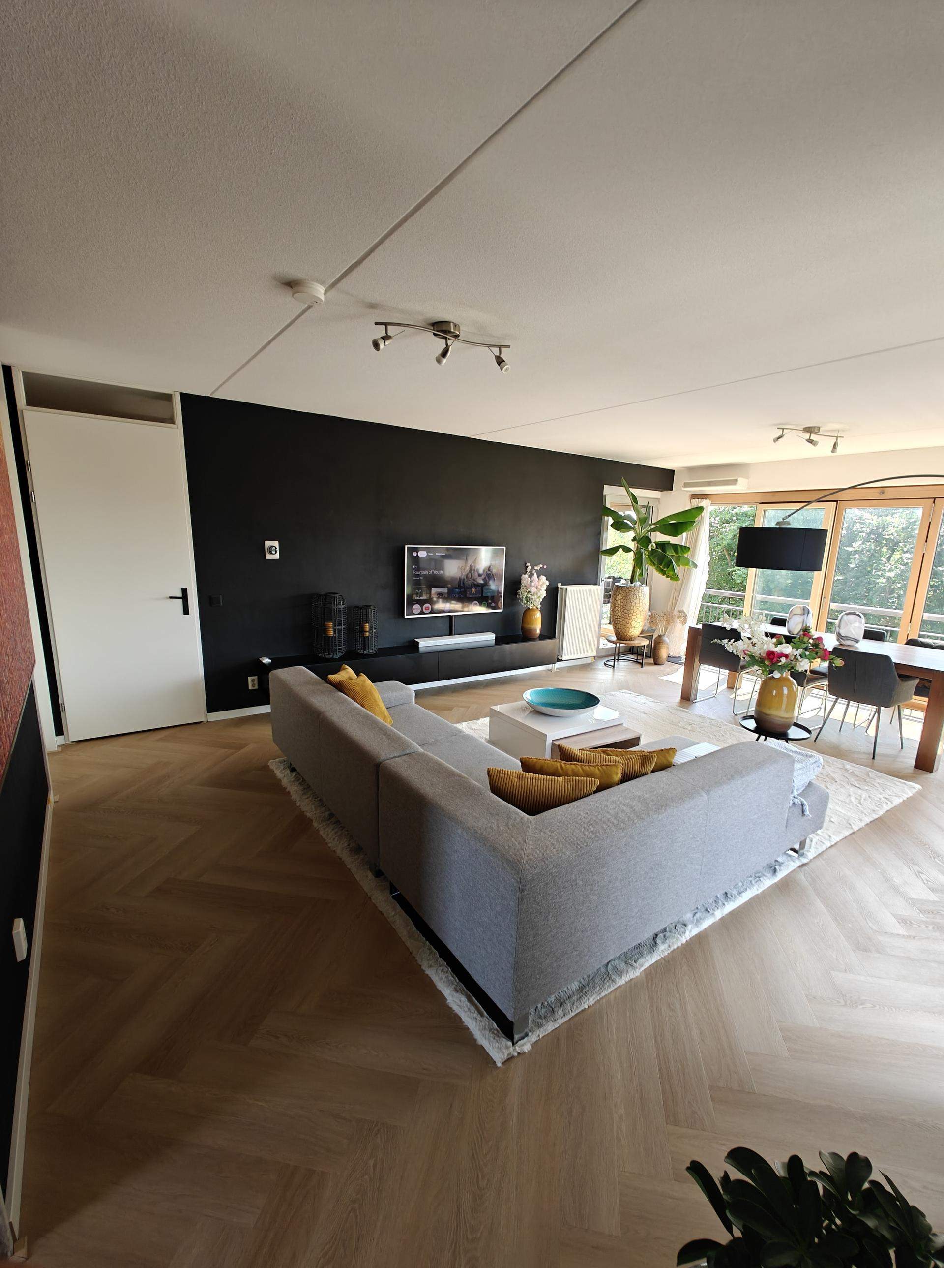 Bild 2 von 9