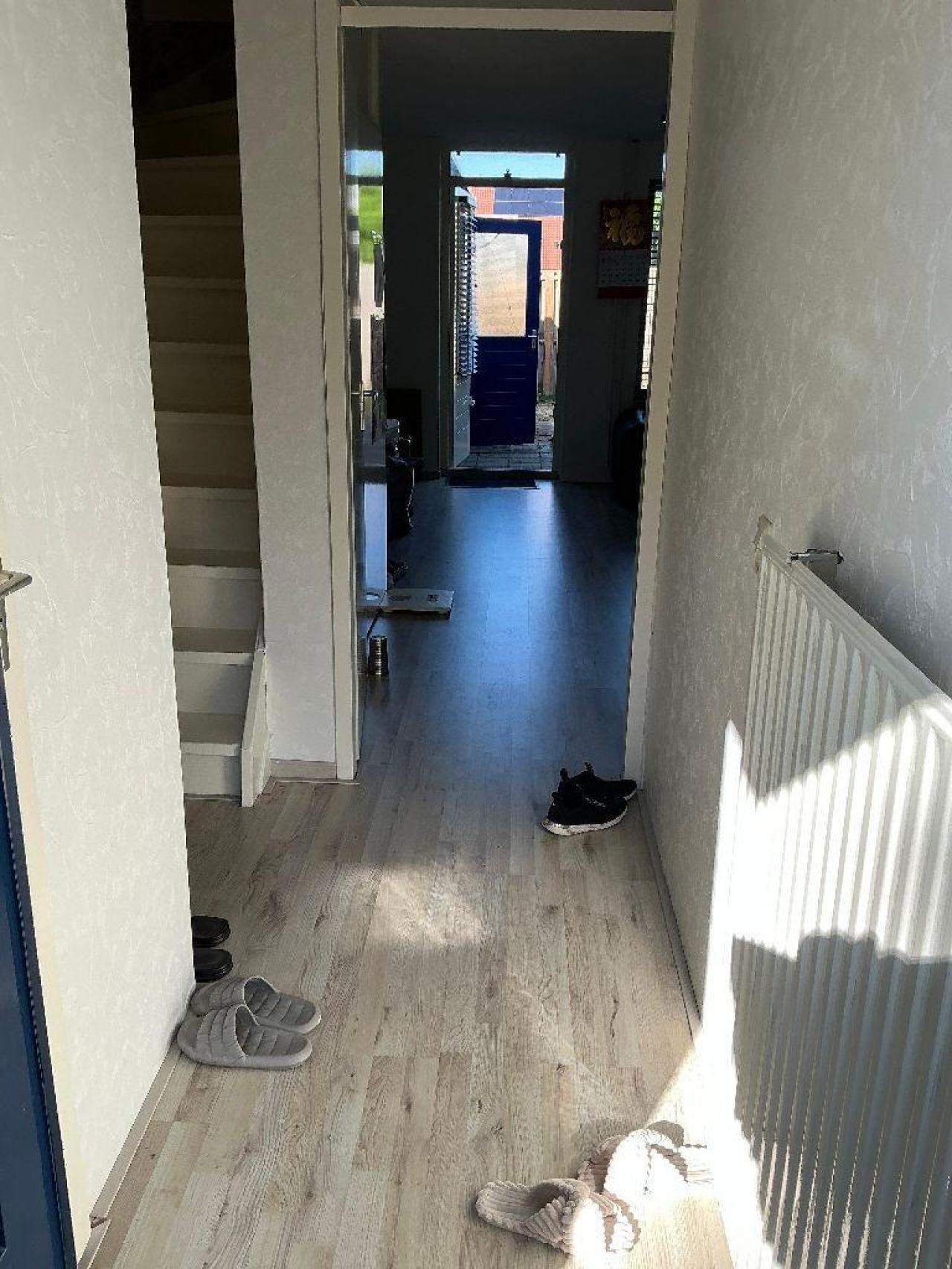 Image 4 of 9