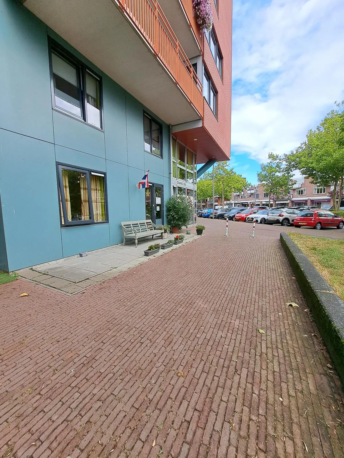 Image 4 of 20