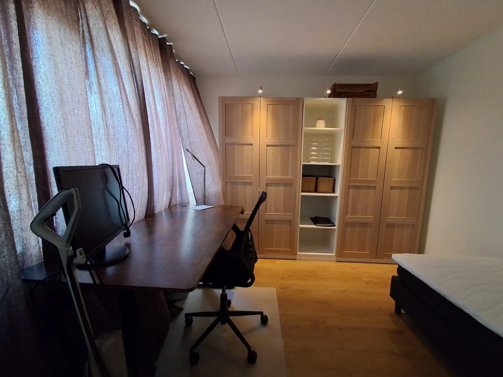Image 2 of 4
