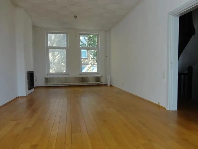 Image 2 of 14