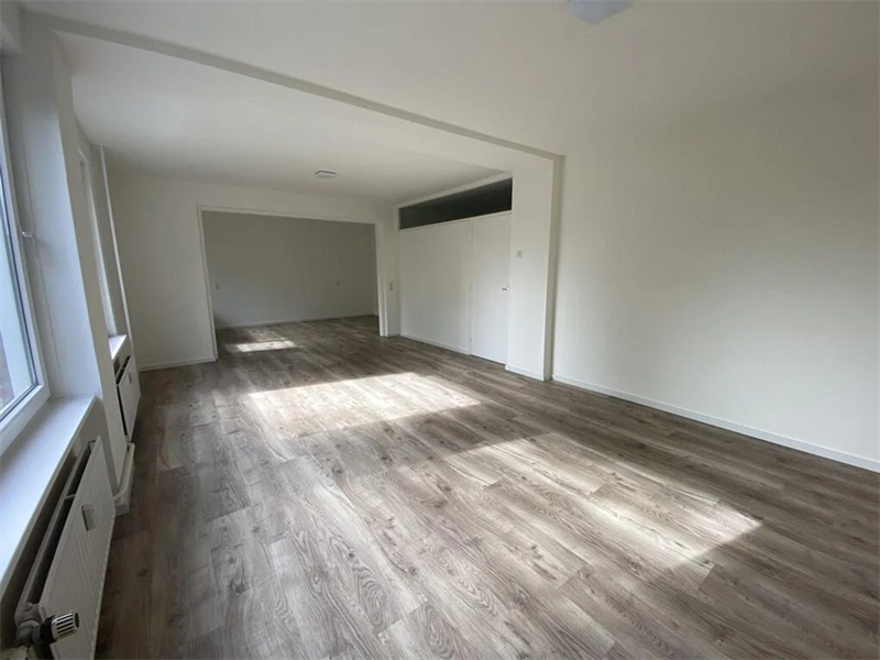 Image 10 of 21