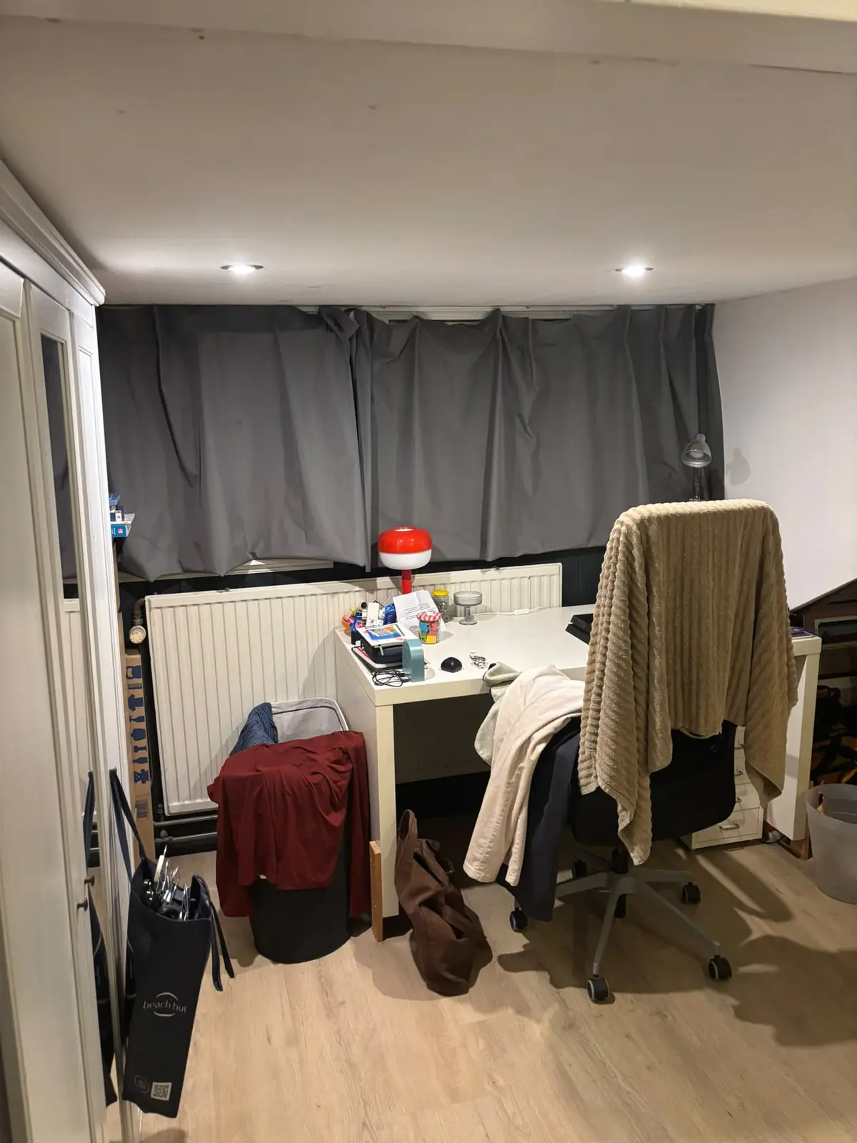 Image 3 of 4