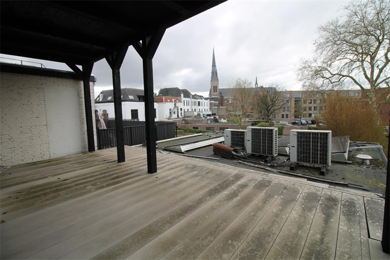Image 17 of 20